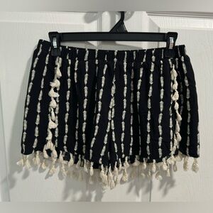 Paper Crane Black/White Aztec Pattern Shorts Lined with Fringe Detail. Size L.